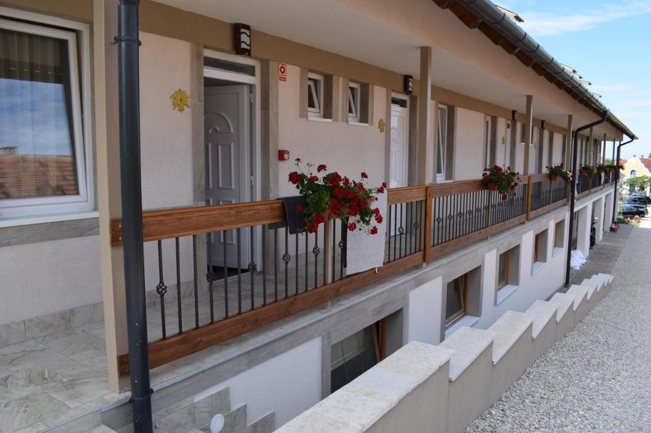 Platan Apartmanhaz