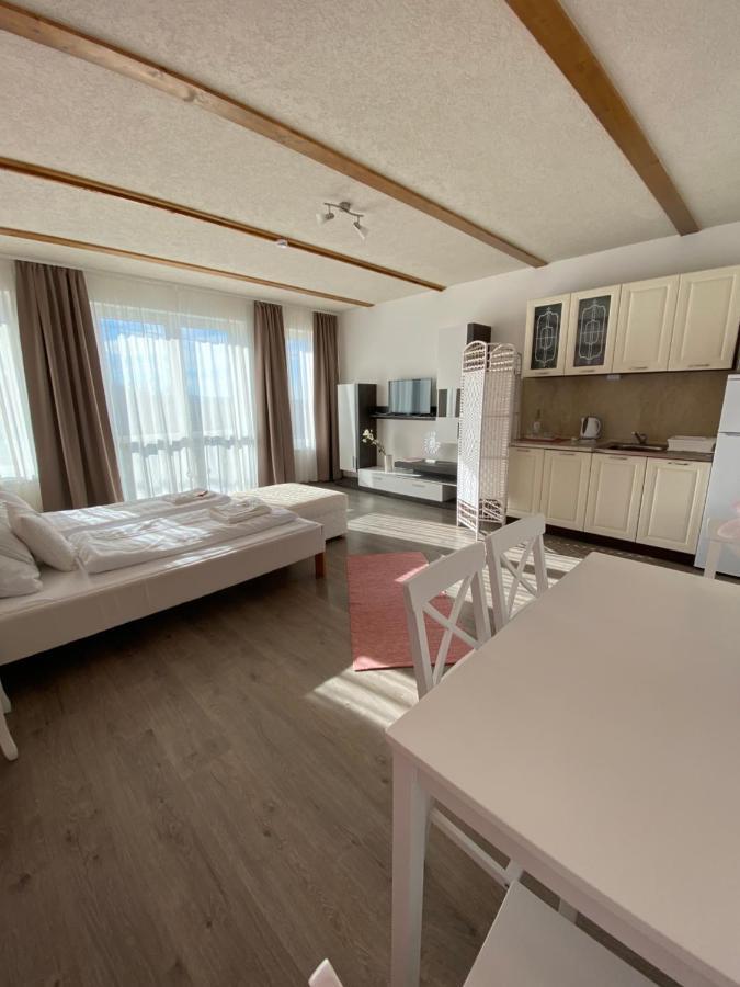 Platan Apartmanhaz *